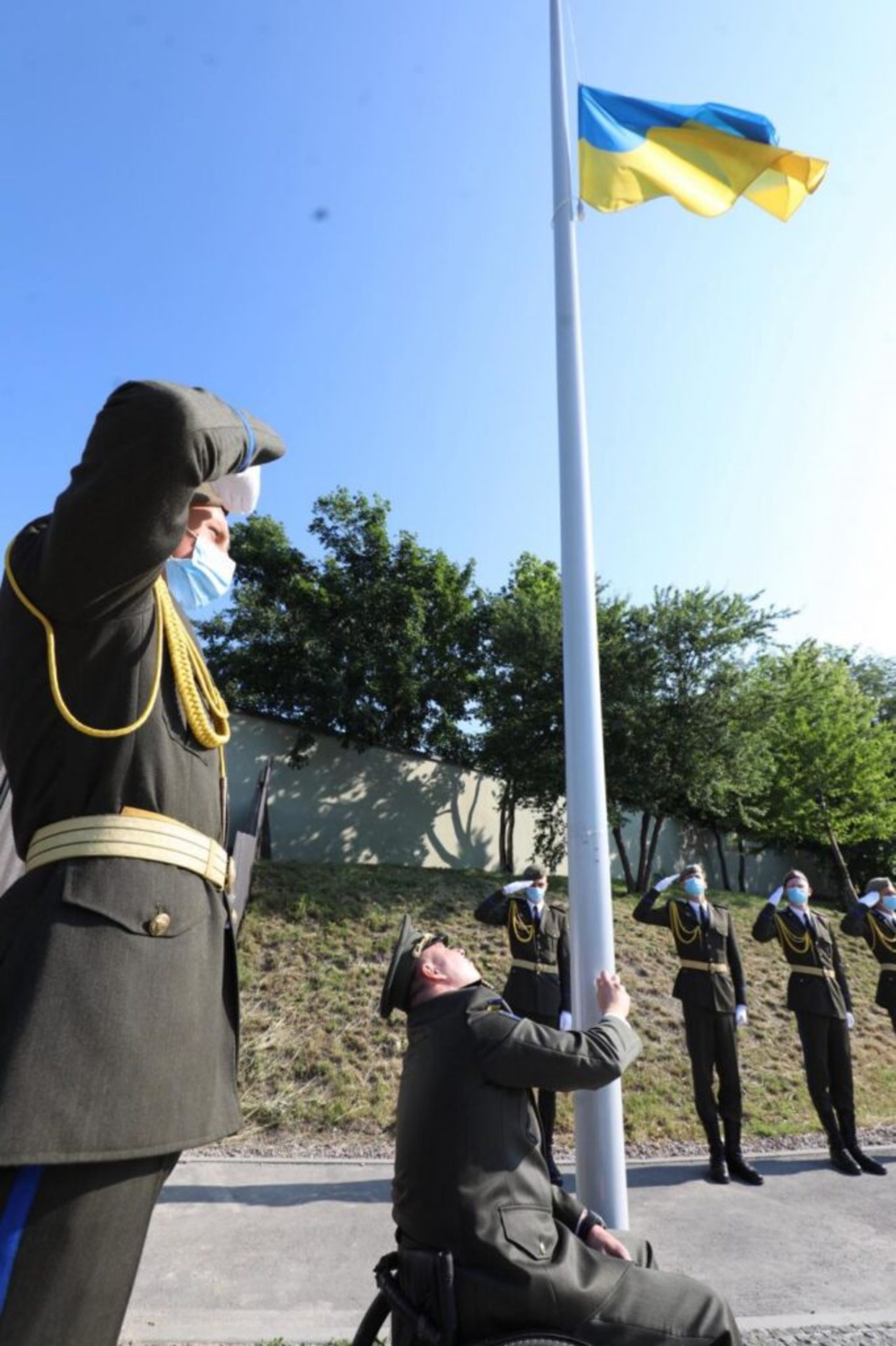 У Львові підняли Державний прапор над Меморіалом пам’яті Героїв Небесної Сотні