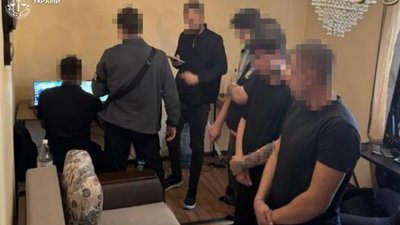 На Львівщині припинили роботу шахрайського кол-центру