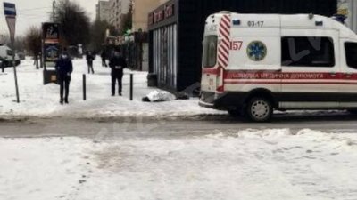 У Львові на вулиці померла людина (ФОТО)