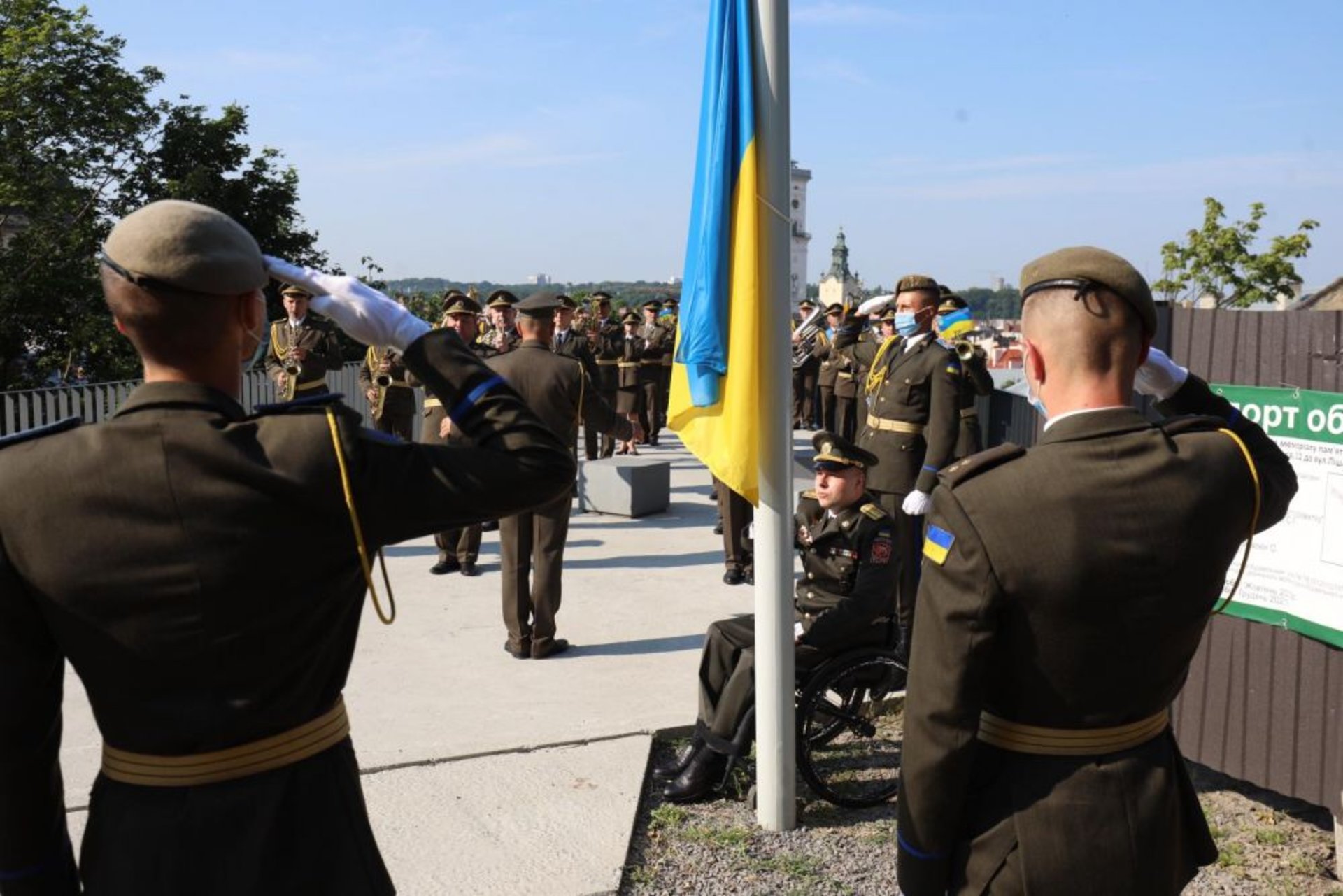 У Львові підняли Державний прапор над Меморіалом пам’яті Героїв Небесної Сотні