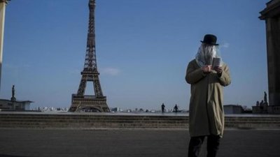 У Франції почався вихід з жорсткого карантину