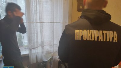 На Львівщині троє осіб вимагали 7 000 доларів США неіснуючого боргу