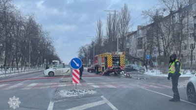 У Києві перекрили рух транспорту у зв'язку з ліквідацією наслідків ракетної атаки