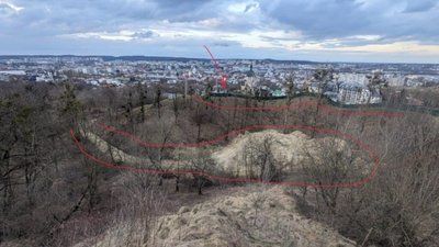 У Львові у парку зʼявився паркан, є загроза початку будівництва (ФОТО)