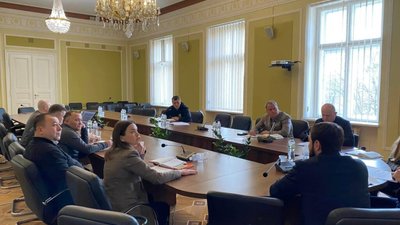 На Львівщині уже з березня у маршрутках можна буде оплачувати проїзд карткою