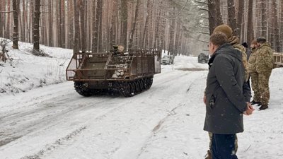 Як львівська бригада проводить навчання на Харківщині