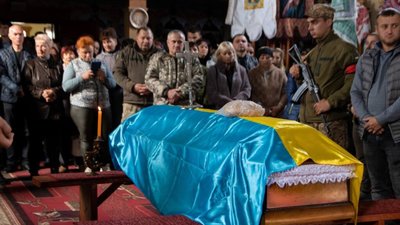 Дрогобиччина попрощалася із ще одним захисником України (ФОТО)