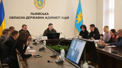 На Львівщині мешканці двох громад перешкоджають знесенню радяських пам’ятників