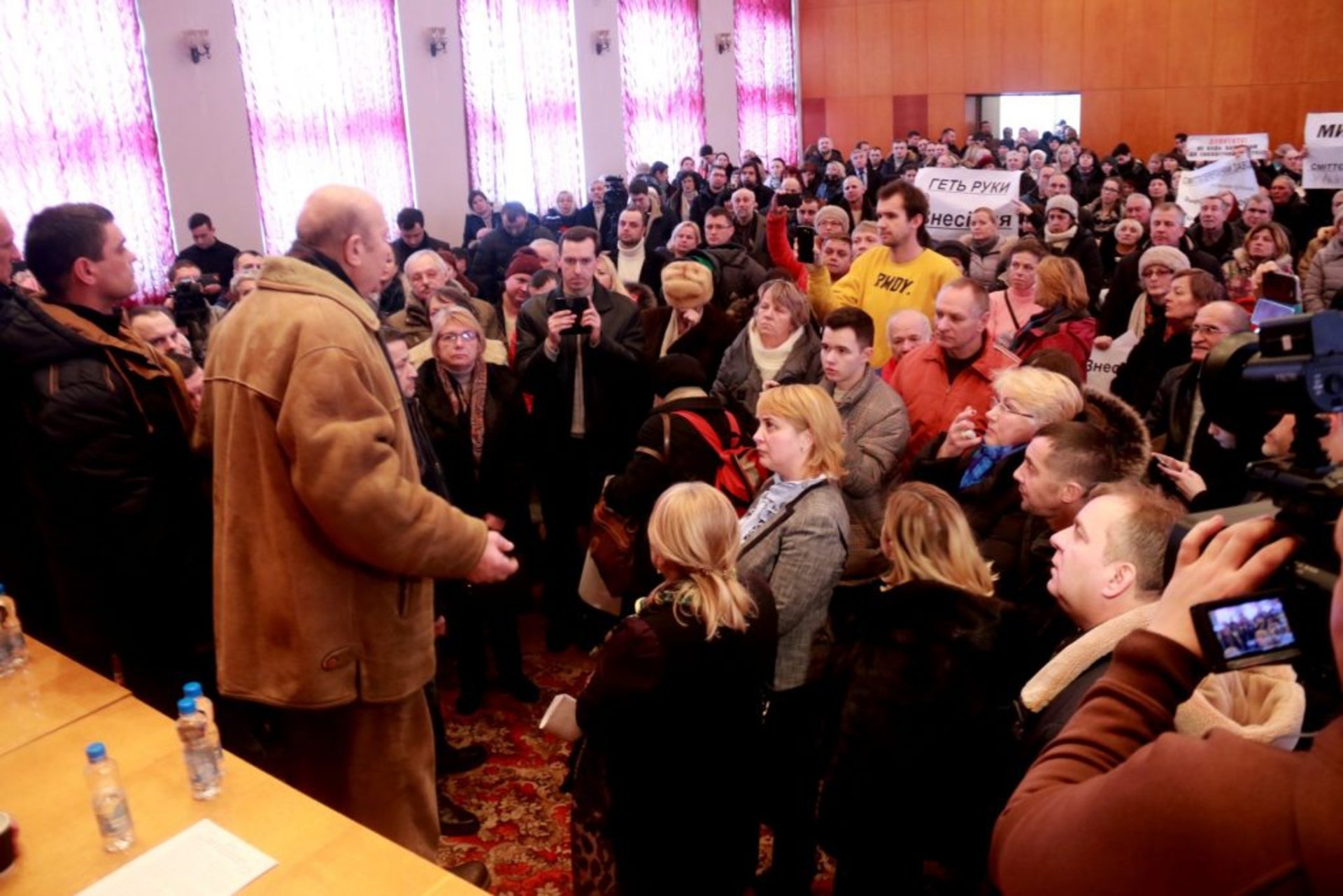 Громадське обговорення щодо будівництва сміттєпеперобного заводу на вулиці Пластовій у Львові. Фото 4studio