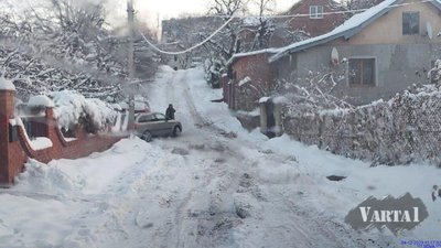 У Львові вулиця перетворилась на смугу перешкод (ФОТО)