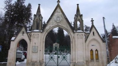 У Львові невідомі повідомили про замінування Личаківського цвинтаря