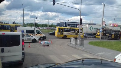 Жінка, яку переїхала вантажівка біля львівської автостанції, досі залишається неопізнаною