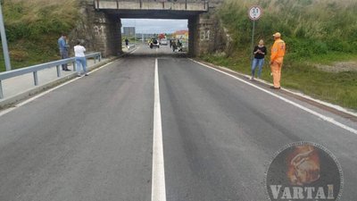 На Львівщині через ДТП заборонили проїзд мостом (ФОТО)