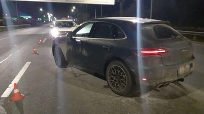 На Львівщині водій "Porsche" умисно скоїв наїзд на патрульного (ФОТО)