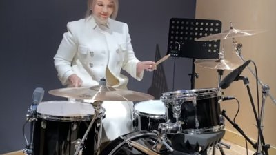 Тимошенко зіграла на барабанах (ВІДЕО)