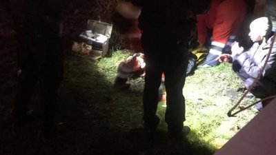 У Львові дівчина порізала вени і вистрибнула з вікна