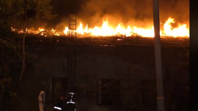 У Львові з палаючої будівлі врятували чоловіка, є загиблі (ВІДЕО)