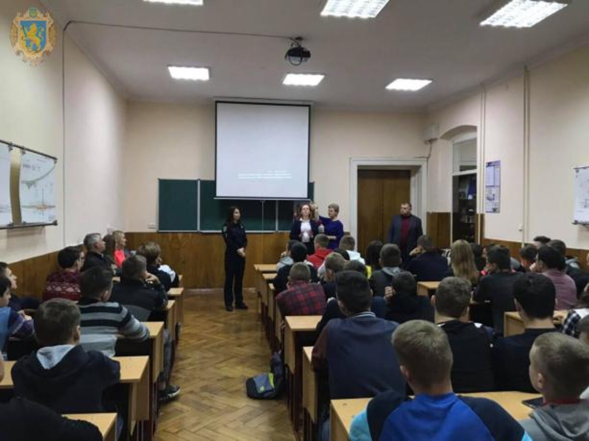 «Молодь обирає безпеку»: відбулась зустріч з студентами автомобільно-дорожнього коледжу
