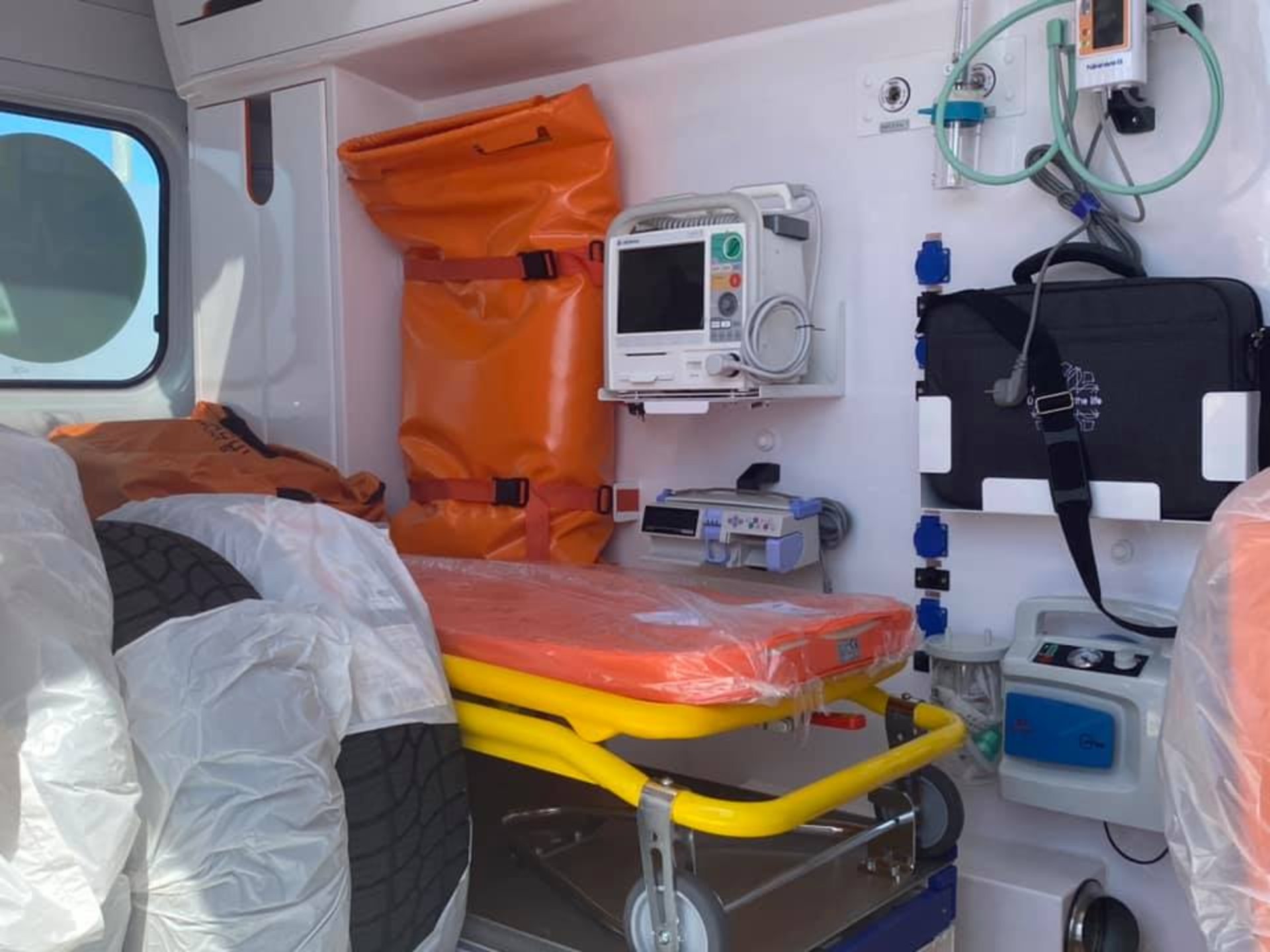 Львівщина отримала 57 автомобілів швидкої медичної допомоги, фото ЛОР