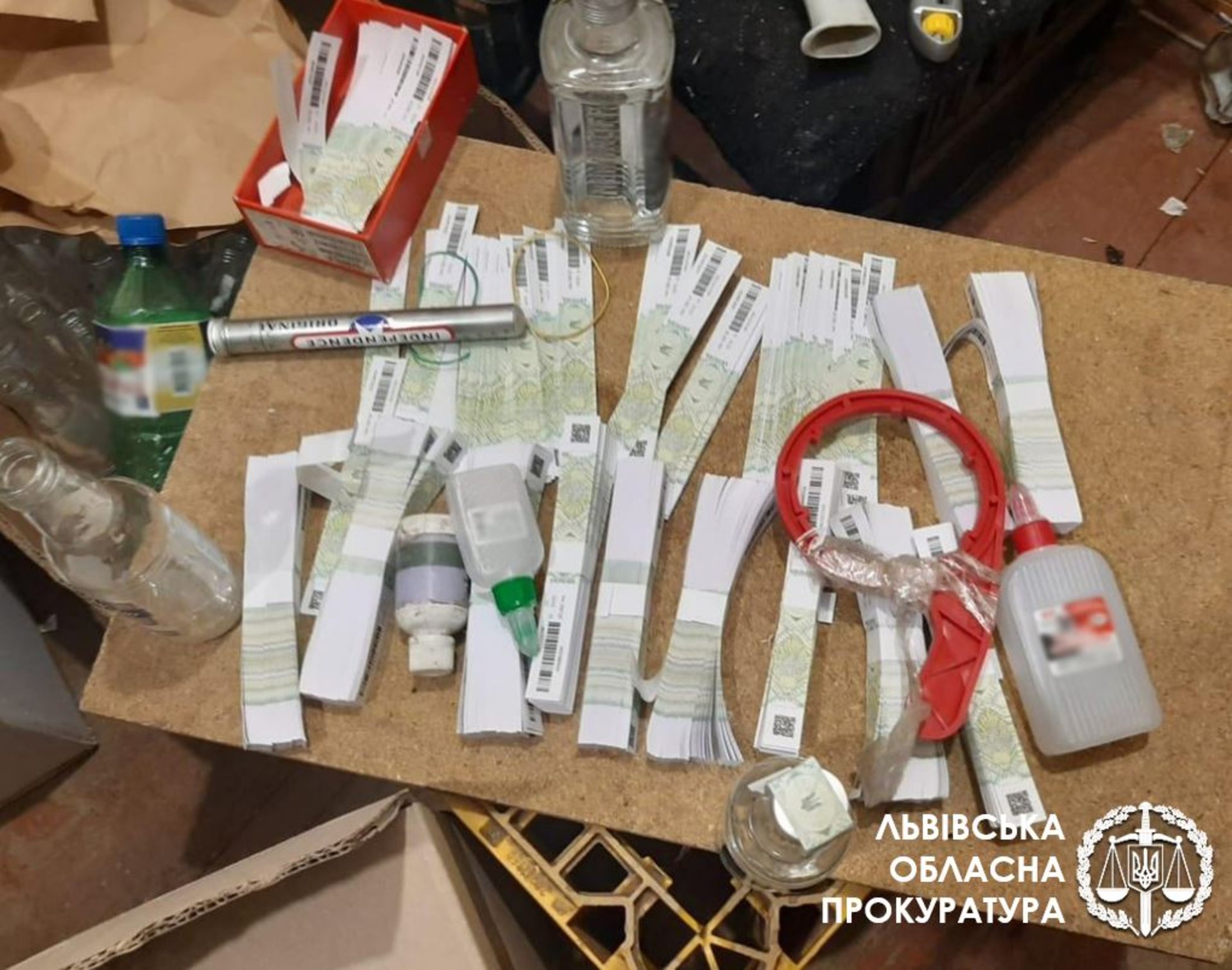 На Львівщині викрили черговий цех з виготовлення фальсифікованого алкоголю