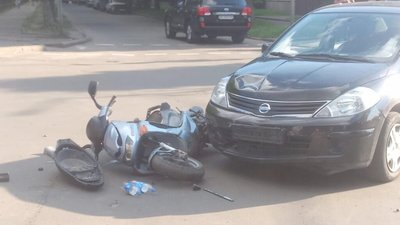 У Сокальському районі зіткнулись автомобіль та мотоцикл (ФОТО)