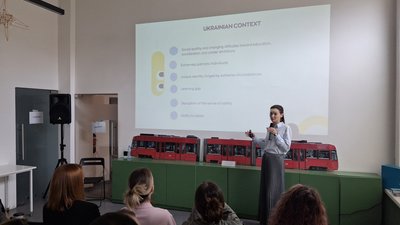 У Львові обговорили психологію підлітків