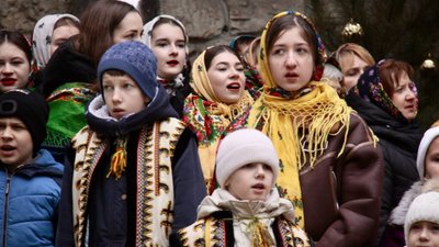 На Львівщині колядували у Олеському замку