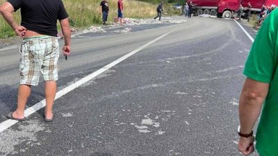 На Львівщині через ДТП ускладнення руху транспорту