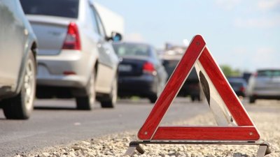 На Стрийщині водій «Мазди» зіткнувся з деревом