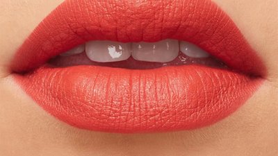 История успеха MAC Cosmetics: от культового бренда до мирового лидера
