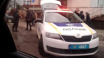 У Львові Lexus в’їхав  в автомобіль патрульної поліції (ФОТО)