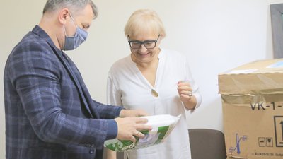 Синютка передав лікарням Львова 5 тисяч ІФА-тестів на антитіла до COVID-19 (ФОТО)