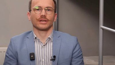 Україна відмовлятиме чоловіками у адміністративних послугах