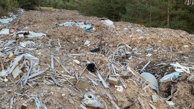 На території одного із сіл Золочівського району виявлено стихійне сміттєзвалище