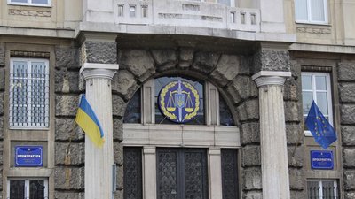 Правоохоронці Львівщини припинили нелегальний канал ввезення до України автозапчастин