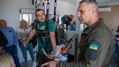 Садовий показав Кличку реабілітаційний центр «Незламні» (ФОТО)