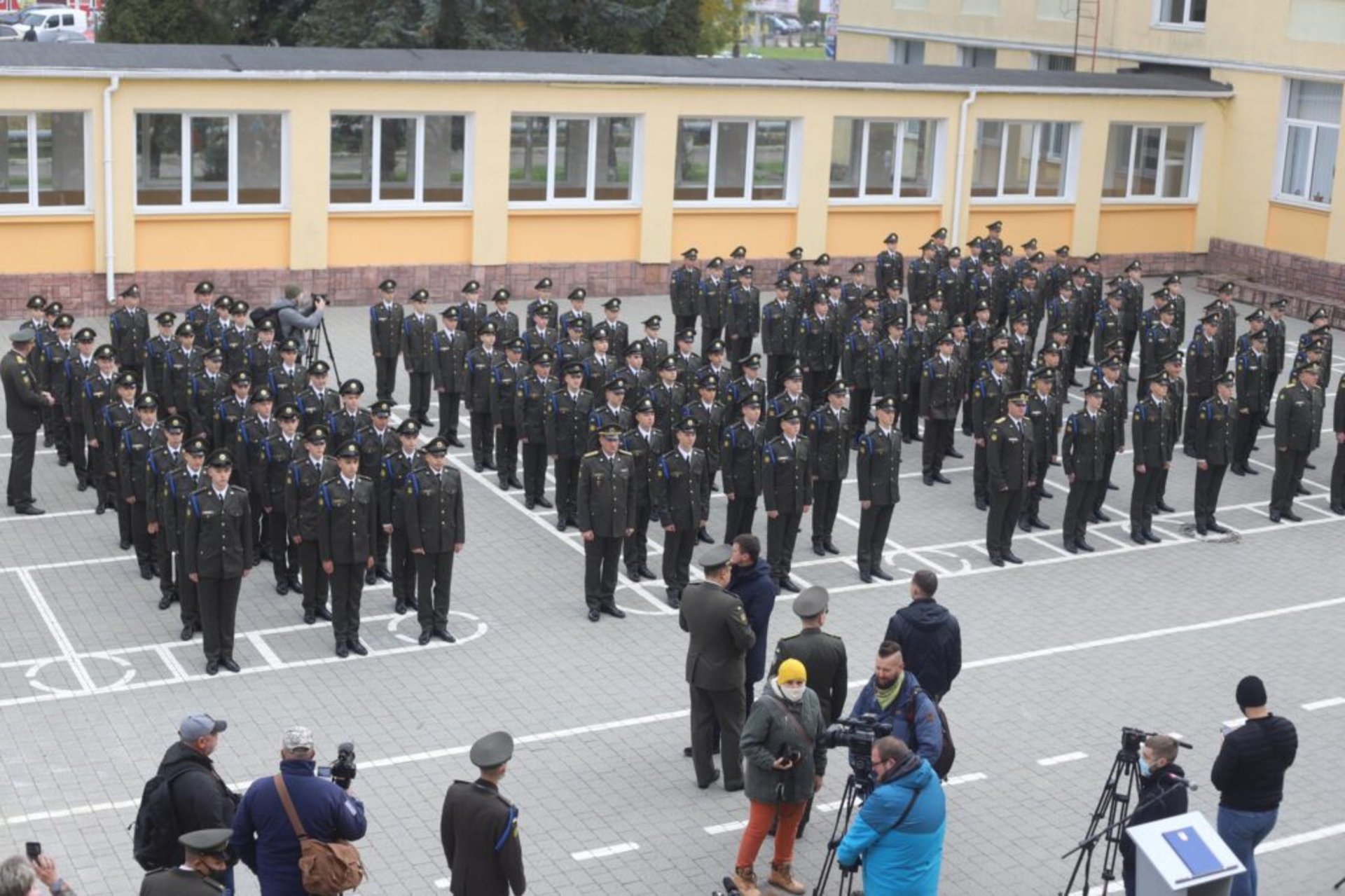 Учні Львівського ліцею імені Героїв Крут склали урочисту клятву