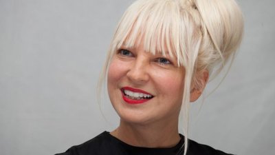 Різдвяний кліп Sia став хітом інтернету