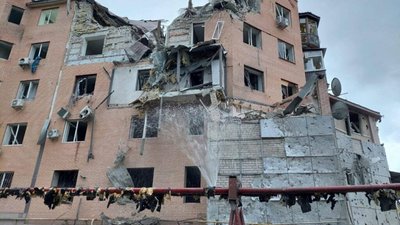 У Миколаєві обстріляли житловий будинок (ФОТО)