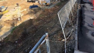 Після ремонту стався зсув грунту і тріснули хідники на вулиці Личаківській (ФОТО)