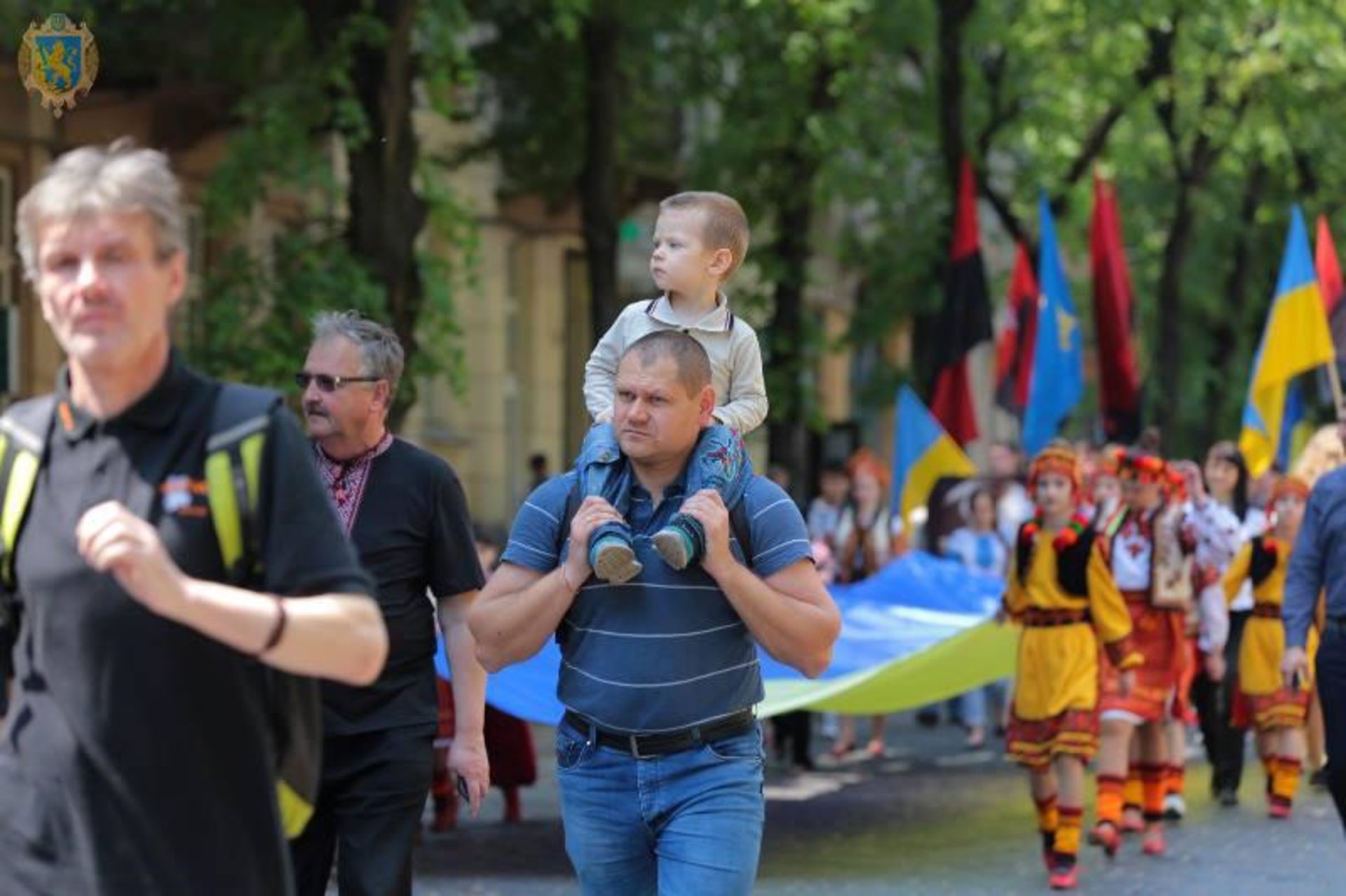 З нагоди Свята Героїв вулицями Львова пройшла урочиста хода. Фото: 4studio.