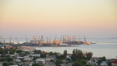 Окупанти хочуть вивозити зерно із Запорізької області через захоплений Бердянськ