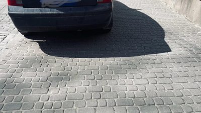 У Львові на ще одній вулиці встановлять улюблені стовпчики Садового