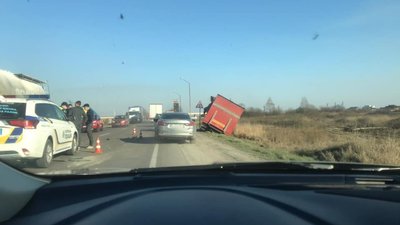 На львівській об’їзній біля "Галіції" виникла тягнучка (ФОТО)