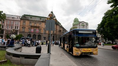 У центрі Львова на очах у перехожих померла пенсіонерка