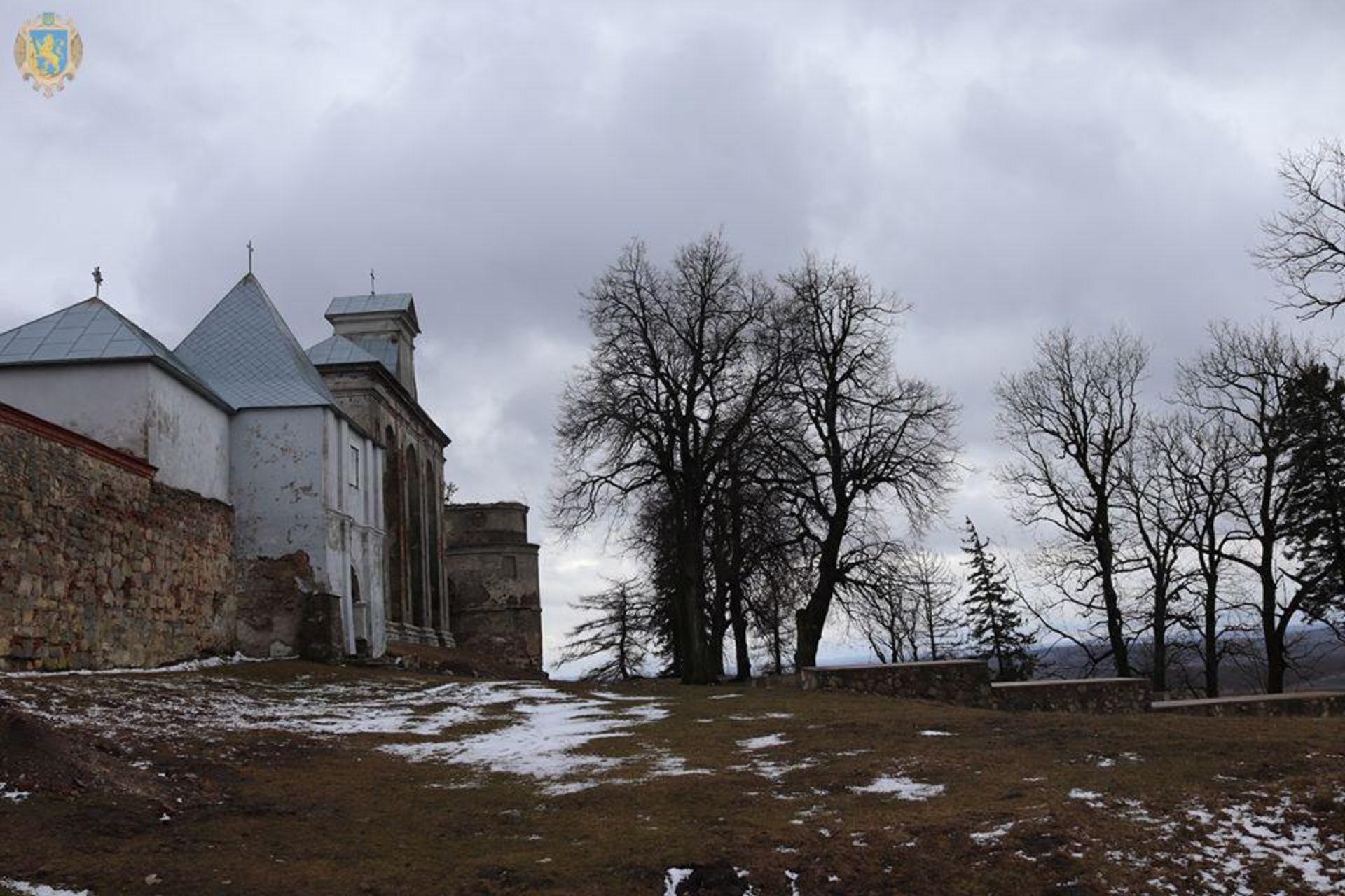 До кінця літа у Підкамені завершать реставрацію вежі монастиря, фото ЛОДА