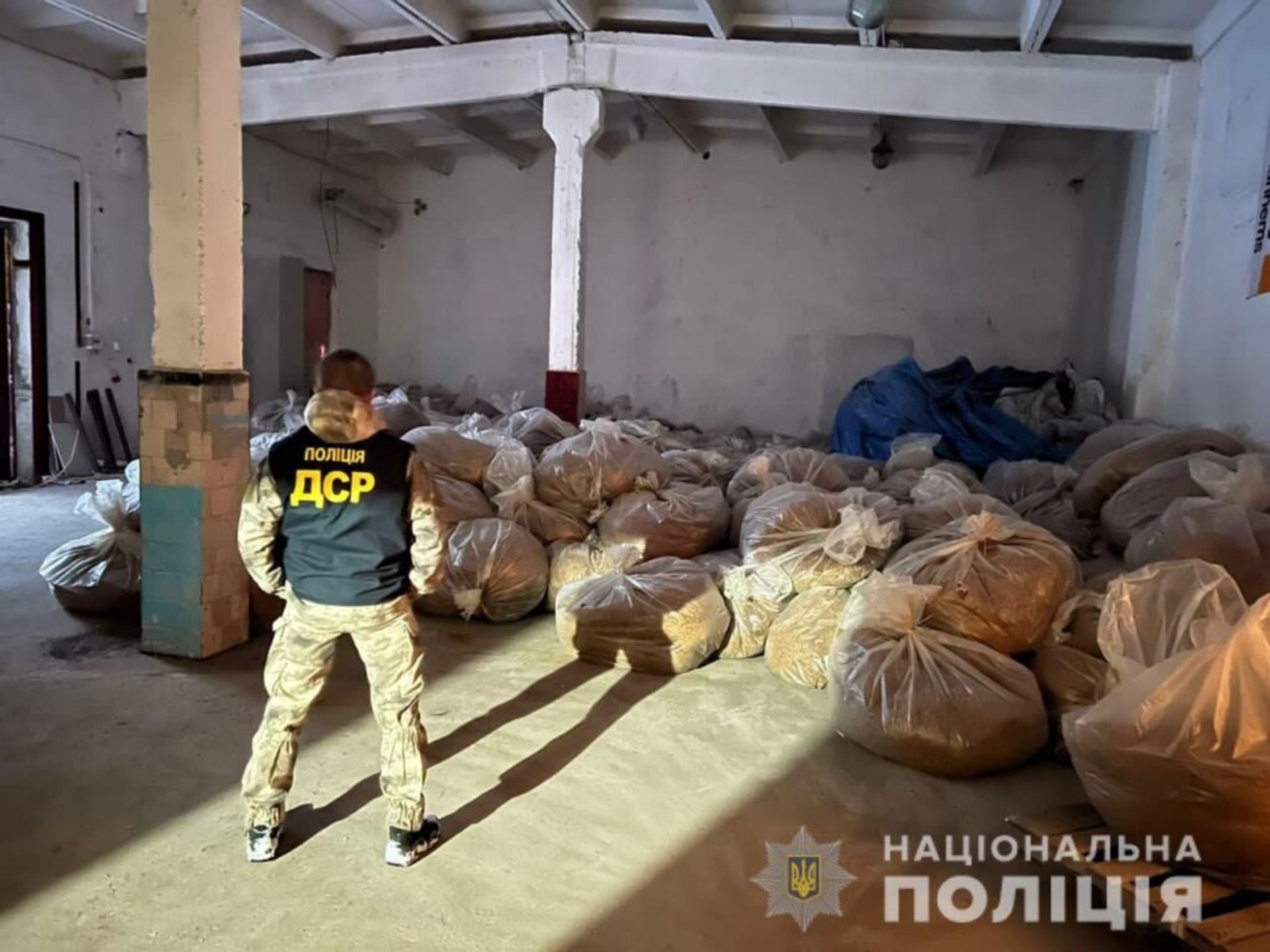 У Львові ліквідували діяльність підпільного тютюнового цеху