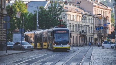 Із 4 липня львівські трамваї та тролейбуси нагадуватимуть про щоденну хвилину мовчання