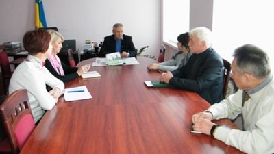 У Золочеві судитимуть підприємця, якого обвинувачують у побитті юристки міськради