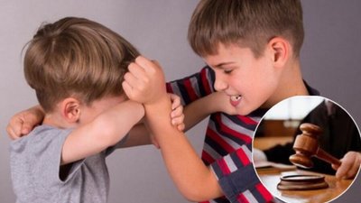В Івано-Франківську дев’ятикласник зірвав урок інтимною іграшкою